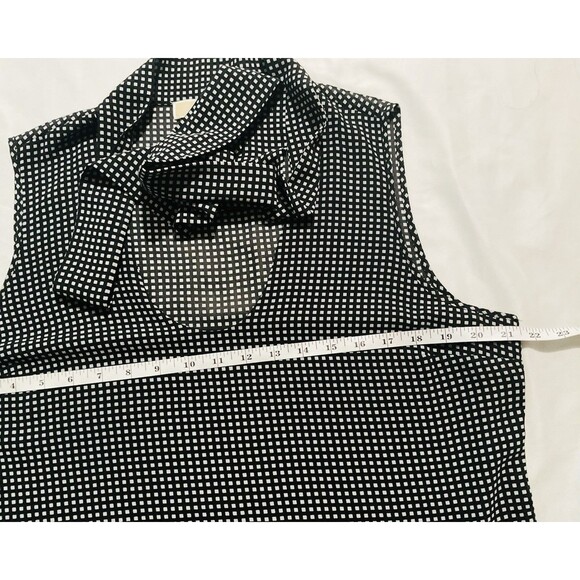 Michael Kors Women's Sleeveless Checkered Tie-Neck Blouse Size L, Black/White - Picture 7 of 8